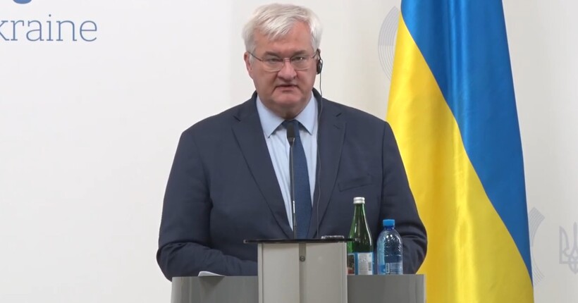 Сибіга поіронізував над Путіним через мощі Донського: Краще б він помінявся з цим кістяком місцями