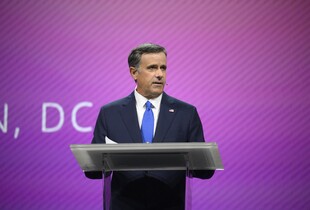 В Москві помітили військовий літак США: ЗМІ дізналися про приїзд директора ЦРУ