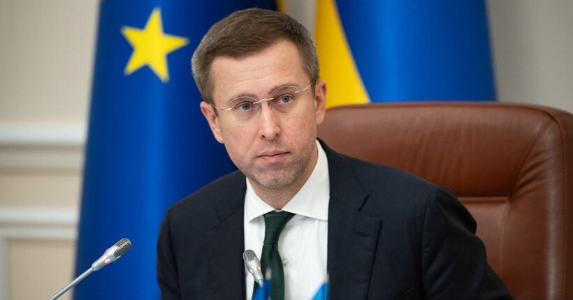 Кабмін запроваджує жорстку економію бюджетних коштів - Корецький