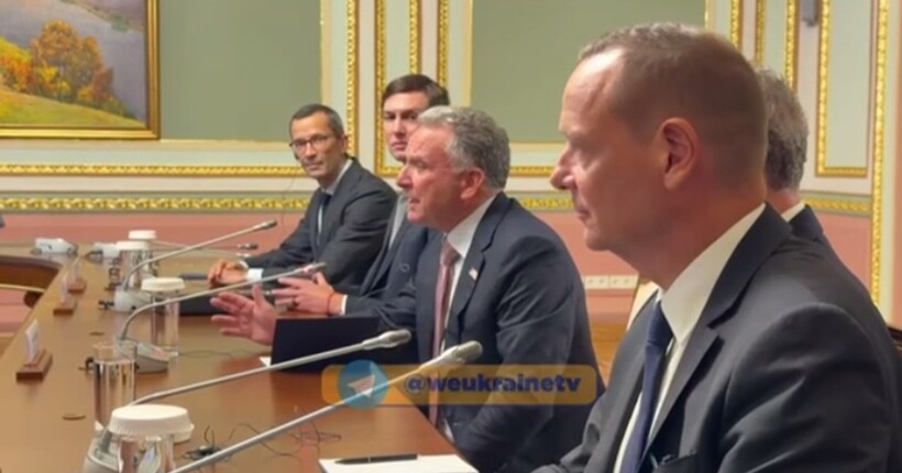 У Києві пройшли два раунди переговорів: перші коментарі Зеленського, Віткоффа і Кушнера (відео)