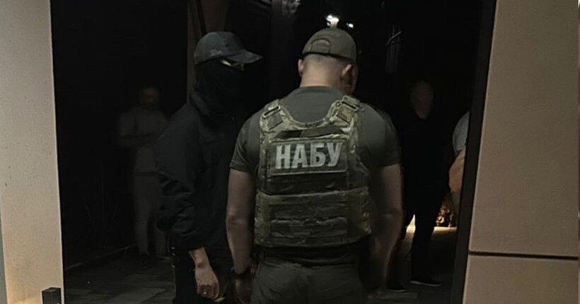 Нічні обшуки в ОГП: в прокуратурі розповіли про справу щодо шахрайських call-центрів