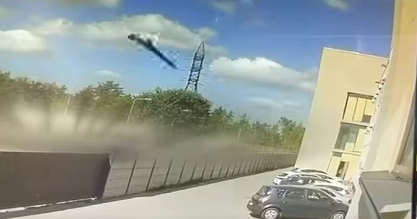 З'явилося відео моменту цілеспрямованого удару рф по телеканалу 
