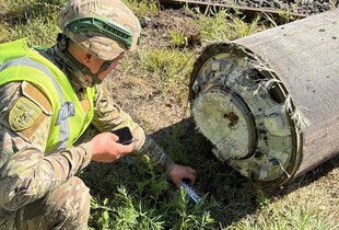 Столичні вибухотехніки вилучили реактивну частину гіперзвукової ракети, яка атакувала Київ 8 вересня