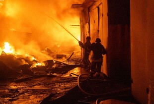 У Хмельницькому через ворожу атаку загорівся ринок: під час гасіння відбулася повторна детонація