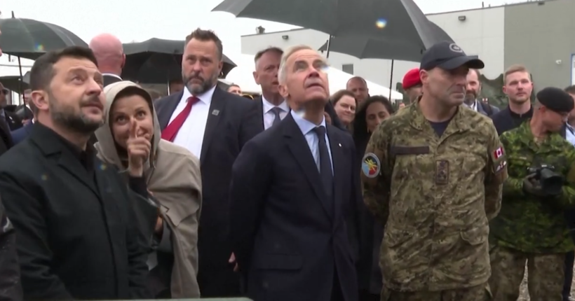 Зеленський і Карні побували на демонстрації дронів в Альберті: показували і наш Vampire
