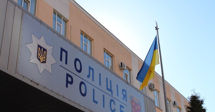 На Полтавщині дев'ятирічний хлопчик випав із вікна сьомого поверху: який стан дитини