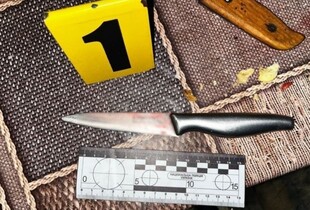 На Львівщині батько поранив ножем власного сина: подробиці інциденту