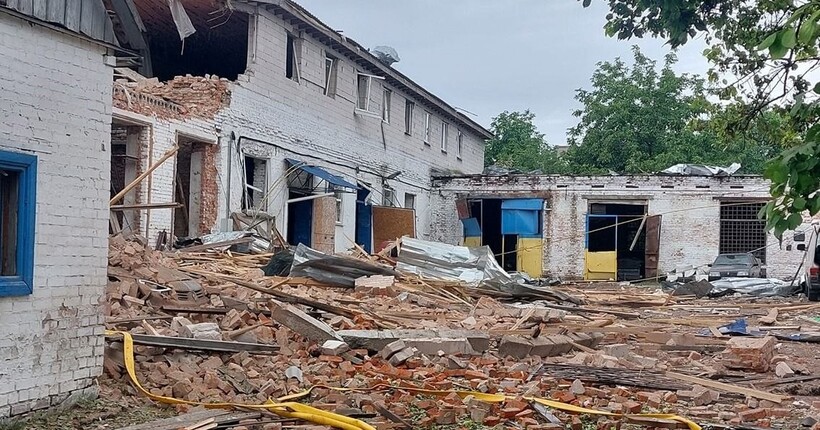 Росіяни вдарили про складах у Прилуках: три людини загинули, семеро - постраждали