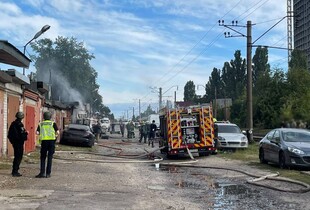 Ворог завдав удару по Святошинському району Києва: поранення дістали двоє чоловіків
