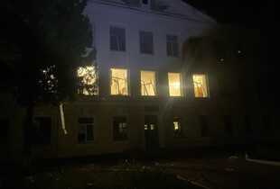 Ворог атакував Конотоп: пошкоджені школи, дитсадки, лікарні і будинки, є постраждалі