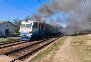 Ворог вдарив по електричці на Харківщині: двоє пасажирів серйозно травмовані