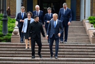 Карпатський макрорегіон став однією з найбільш надійних основ нашого захисту - Зеленський