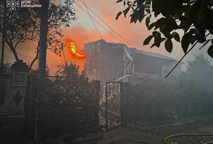 Ворог знову атакував Київщину: постраждала жінка, горять будинки і склади