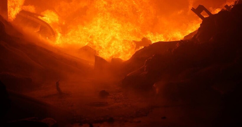 У Києві зафіксували влучання в резервуари з пальним: ворог здійснює повітряну атаку на столицю