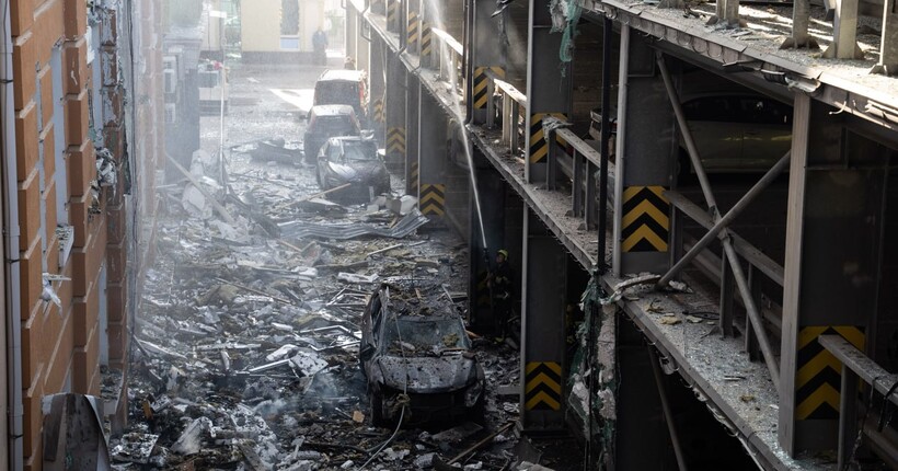 У Києві після російської атаки пошкоджено близько 30 об’єктів — КМВА