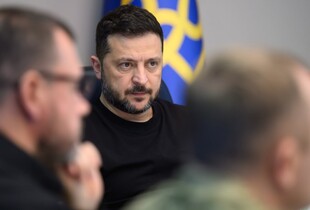 Зеленський ввів санкції проти 44 причетних до проведення псевдовиборів на ТОТ