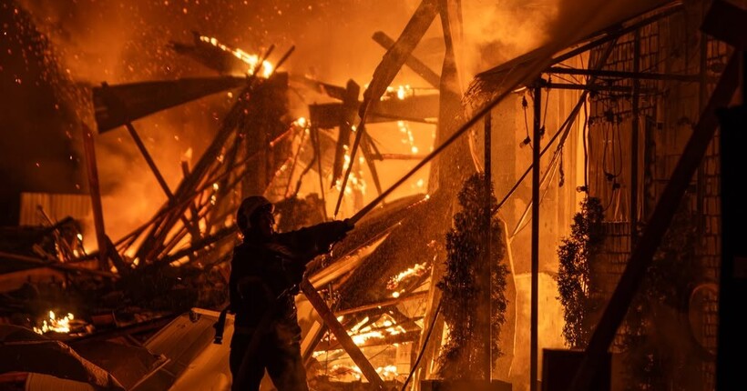 Російські дрони вдарили по Києву: є загиблий, горіли будівлі