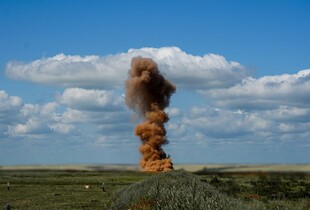 На Київщині загорілися складські приміщення після нових ударів противника - ОВА