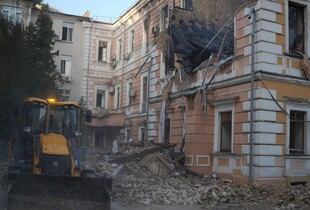 У Києві ліквідували пожежу в будівлі НАН після російського удару