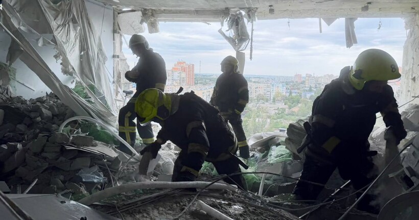 Росіяни вночі атакували інфраструктуру Одеси: спалахнула пожежа