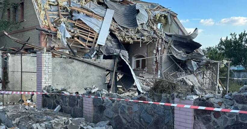 Окупанти вдарила по Сумах та громаді шістьма КАБами: близько шести осіб поранено