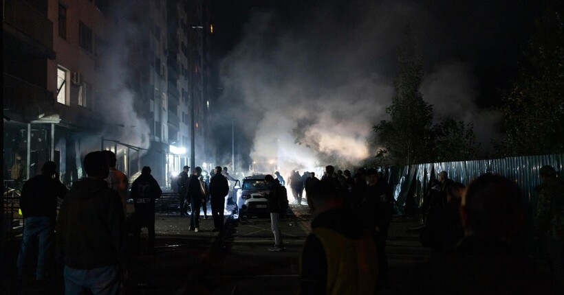 Атака на Київ 1 жовтня: постраждав чоловік, горіли кафе, автомобілі та склад