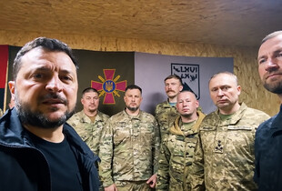 Зеленський привітав захисників і захисниць України з фронту: "Тут здобувається Незалежність"