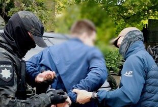 Ошукав підприємця на $280 000: поліцейські затримали псевдопосадовця НАБУ