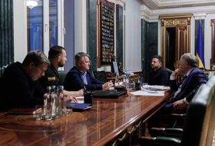 Зеленський провів нараду щодо постачання Україні зброї: 