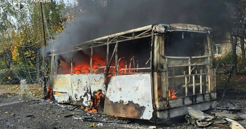 Ворог вдарив з РСЗВ по автобусу в Краматорську: 12 загиблих, 14 поранених