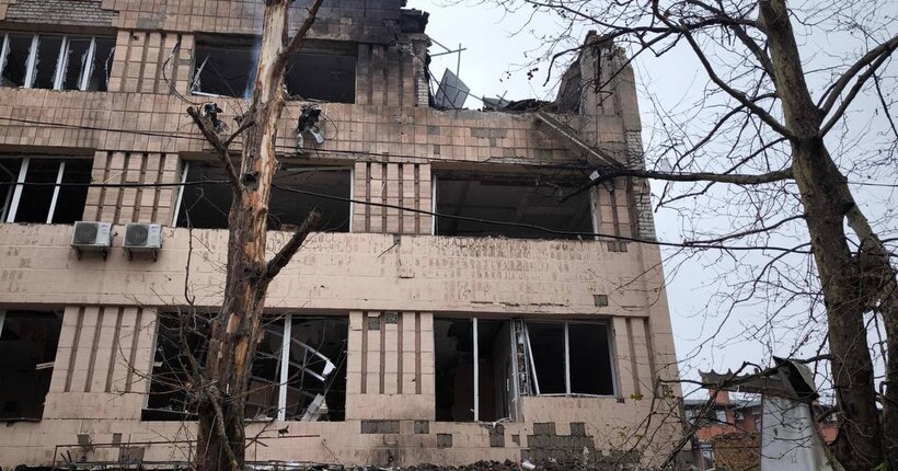 Удар по центру Миколаєва: пошкоджено 18 будівель, вибито понад 350 вікон
