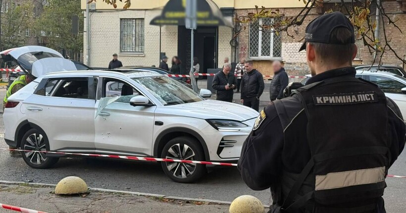 У Києві на Печерську вибухнуло авто: що відомо