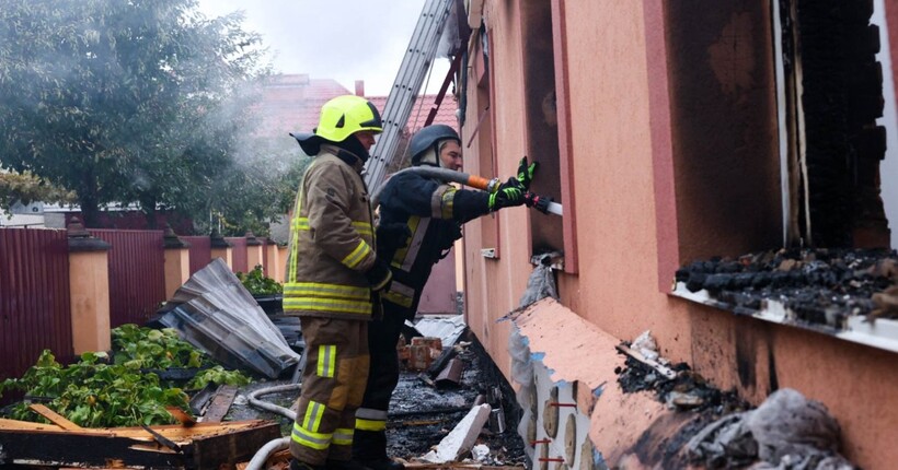 У Рівному через російську атаку дронів є руйнування, одна людина загинула