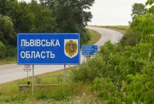 Дрони атакували передмістя Львова: пожежа в Малехові і пошкоджені будинки в Мурованому