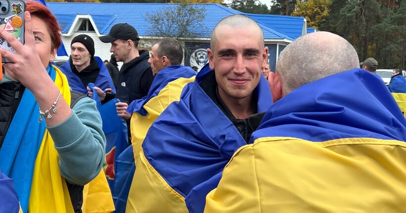 Захисники Маріуполя, і ті, кого вважали загиблими в Оленівці: Україна повернула з полону рф 270 військових
