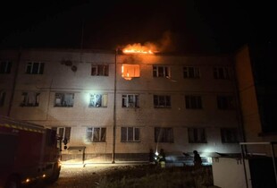 Нова Водолага: росіяни вдарили по будівлі 