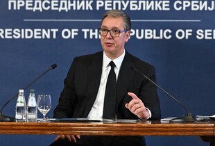 Вучич може втратити владу в Сербії: країна обирає новий парламент