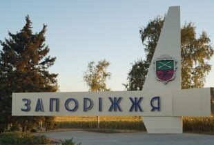 У Запоріжжі FPV-дрон атакував людей біля зупинки: троє поранених