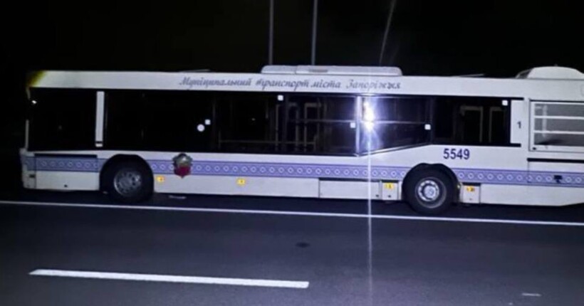 У Запоріжжі антидронова сітка врятувала цивільний автобус від удару російського дрона
