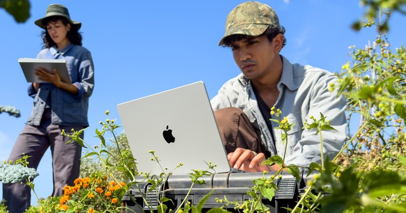 Apple випустила MacBook Pro із сенсорним OLED-екраном: як виглядає та скільки коштує
