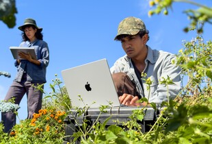 Apple випустила MacBook Pro із сенсорним OLED-екраном: як виглядає та скільки коштує