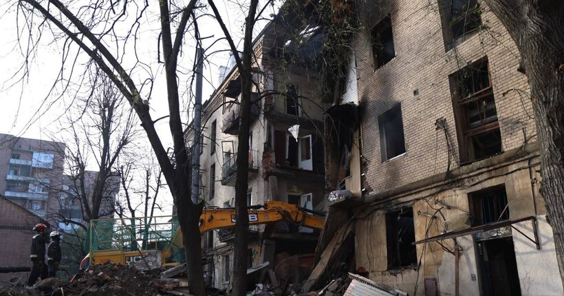 Війська росії вдарили авіабомбами по Ізюму: постраждало 13 осіб