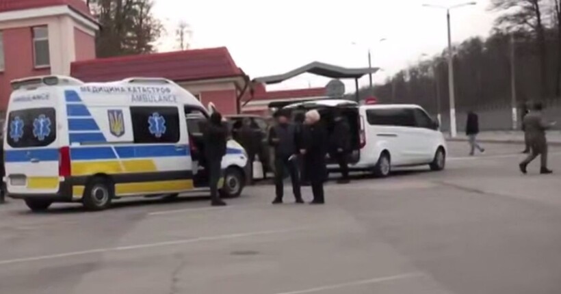 Лубінець повідомив про успішне завершення гуманітарної місії в Олешках