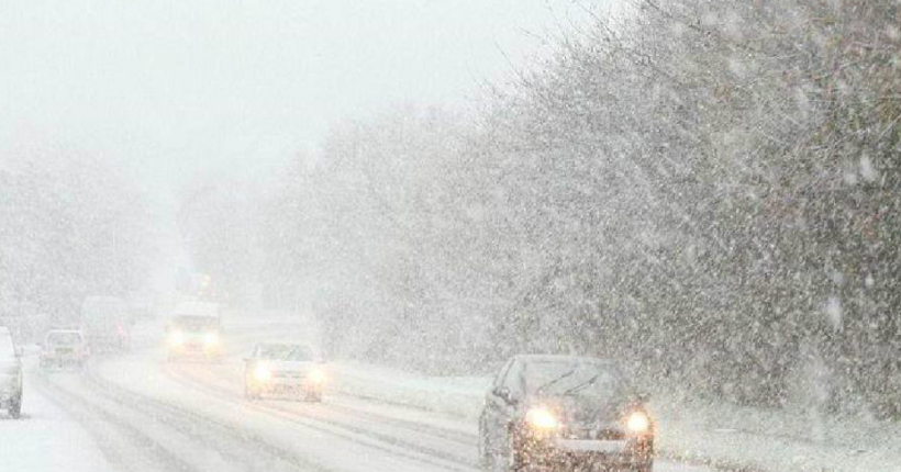 Хуртовини та сніг: у чотирьох областях України оголосили штормове попередження  