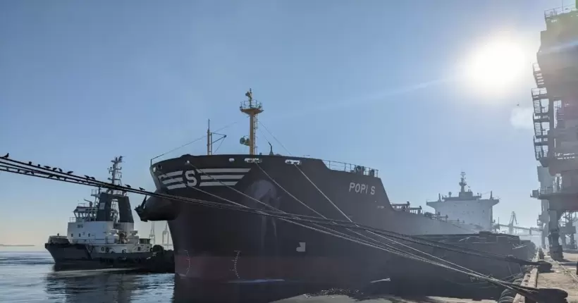 У Босфорі в заторі стоять 140 суден: росіяни продовжують саботувати “зернову ініціативу”