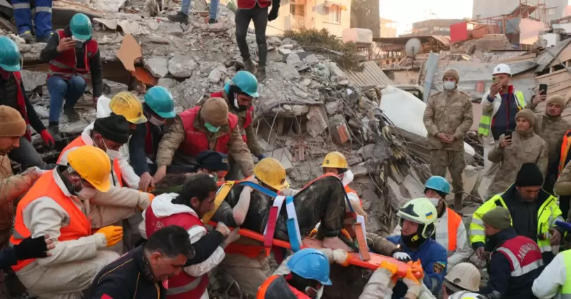 Землетрус у Туреччині: ДСНС врятували жінку з-під завалів
