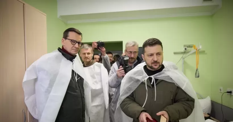 Зеленський і Моравецький відвідали українських захисників у госпіталі 