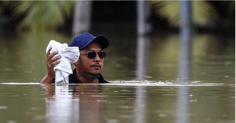 Повінь у Малайзії: є загиблі, понад 50 000 людей   були змушені евакуюватись