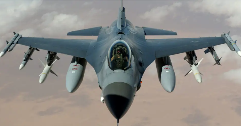 Двопартійний тиск на Пентагон: сенатори США вимагають передати Україні F-16, - Politico