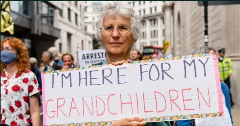 Протест проти змін клімату: активісти літнього віку у США блокуватимуть банки 